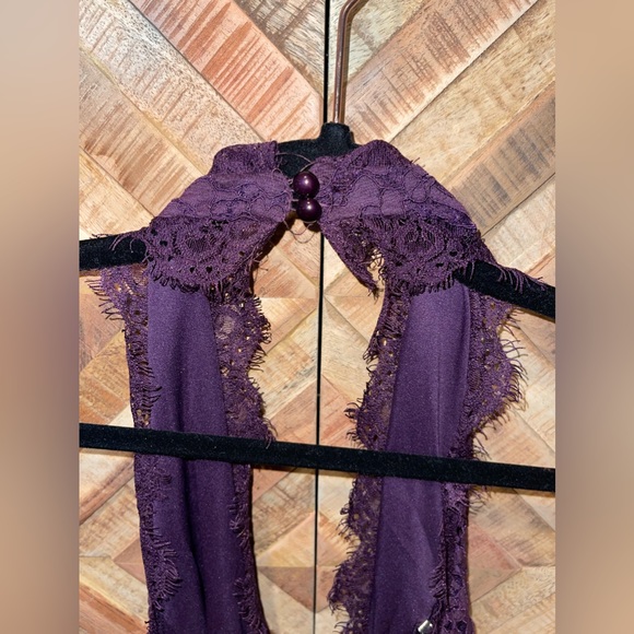 Charlotte Russe Lace Open Back Body Suit - Picture 4 of 8